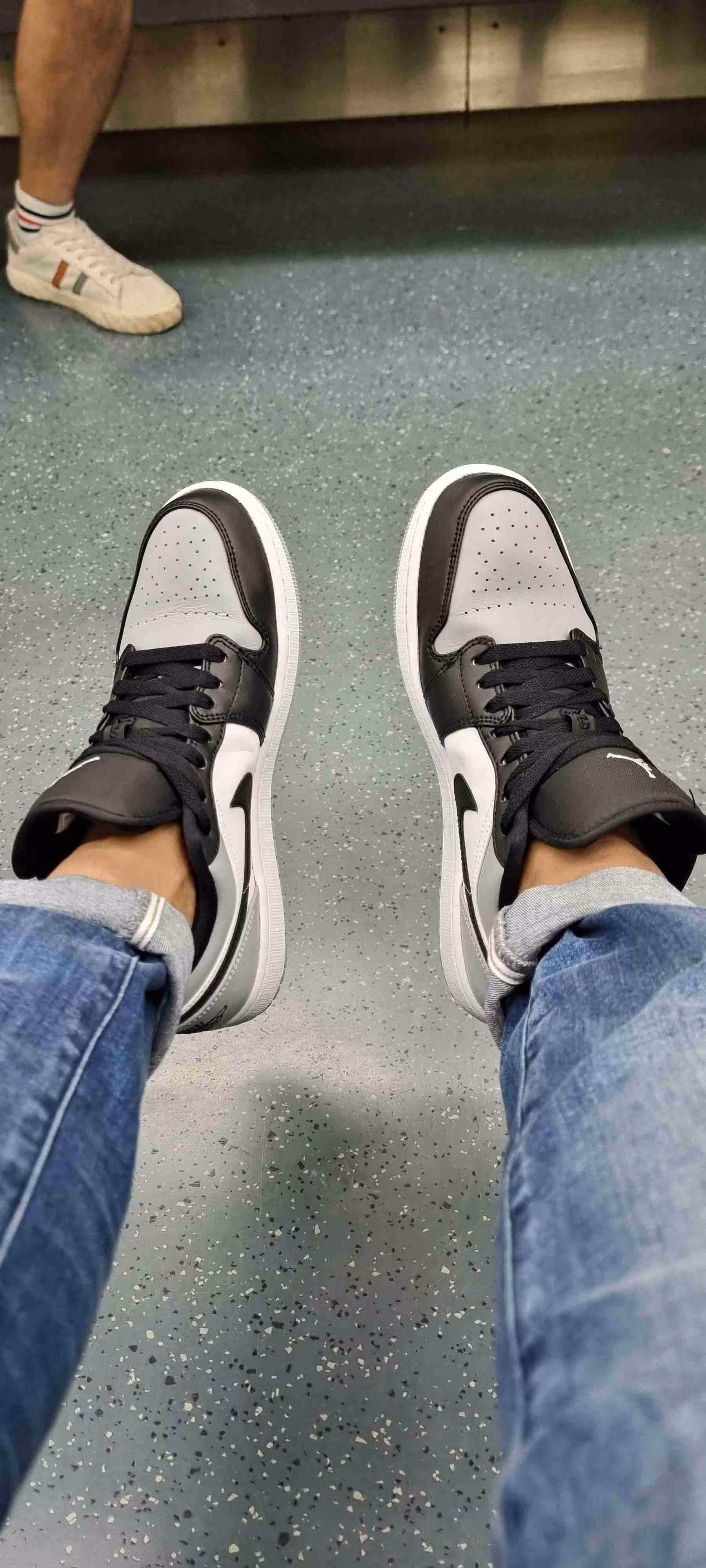 Air Jordan 1 Low 'Shadow Toe' 553558-052 Air Jordan 1 Low 'Shadow Toe' 553558-052